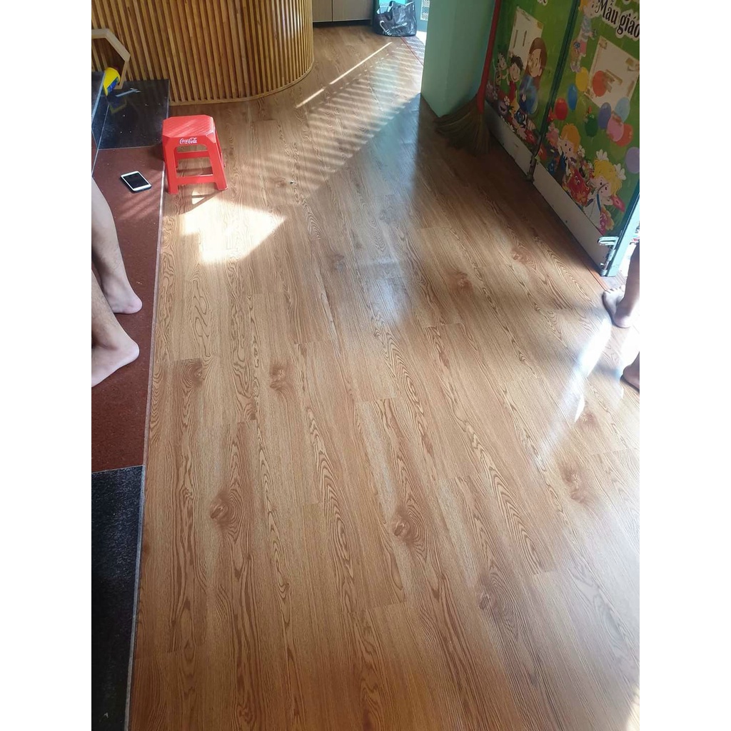 Sàn Nhựa Giả Gỗ Keo Sẵn Kích Thước 91.5x15,4cm Sàn Nhựa Giả Gỗ Keo Sẵn Kích Thước 91.5x15,4cm